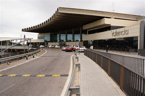 valencia airport car rental